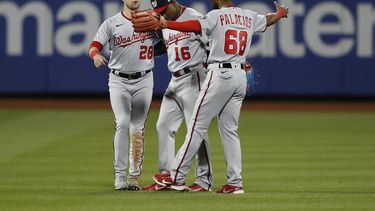 Scherzer se marcha por fatiga; Nacionales vencen a Mets