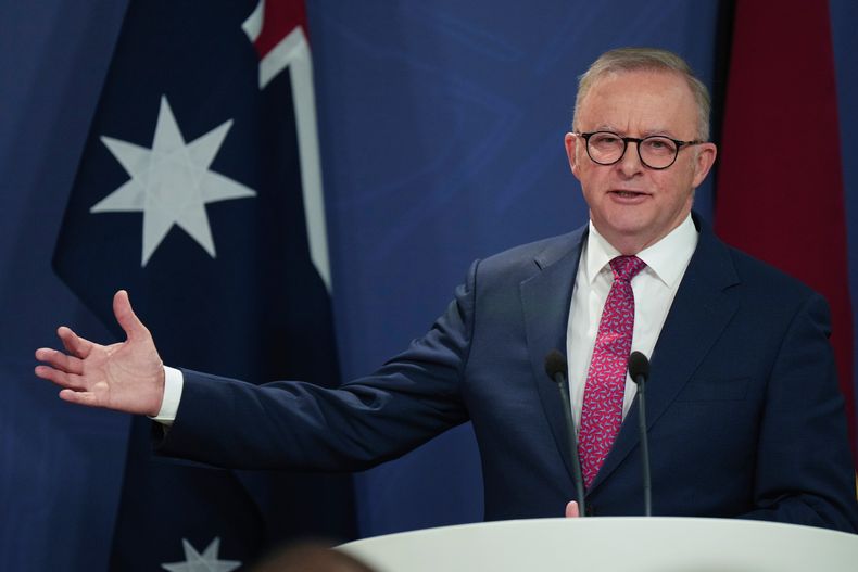 El primer ministro australiano, Anthony Albanese, durante una conferencia de prensa, el 12 de diciembre de 2024, en Sydney. (AP Foto/Mark Baker, Archivo)