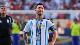 El capitán de Argentina, Lionel Messi, llora tras la derrota ante España en la final del Mundial en East Rutherford, N.J., domingo 19 julio, 2026. (AP Foto/Stephanie Scarbrough)