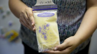 comienza la guerra por el sector de la leche materna