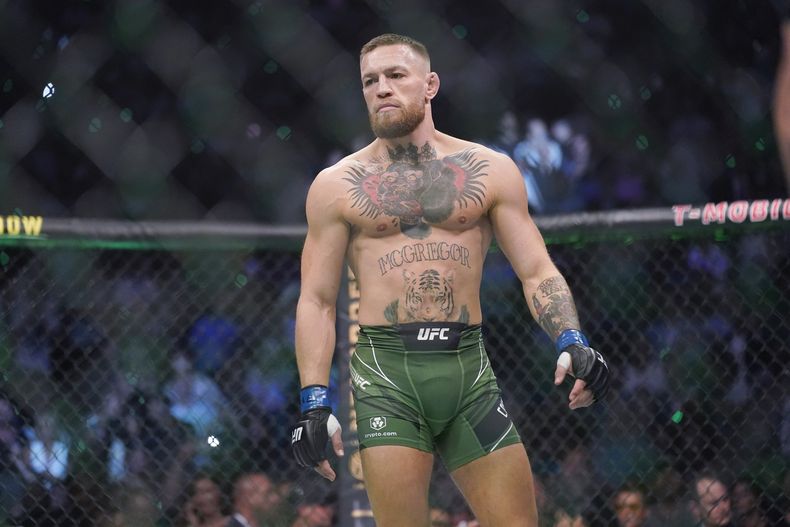 ARCHIVO - Conor McGregor se prepara para enfrentar a Dustin Poirier en la función UFC 264, el 10 de julio de 2021, en Las Vegas (AP Foto/John Locher, archivo)