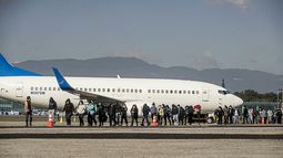 tercer vuelo de deportados llega a cuba con 60 migrantes desde estados unidos