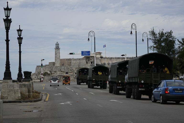 Cuba, sitiada por la dictadura: fuerzas de seguridad y militantes del régimen se movilizaron para evitar la marcha del 15N