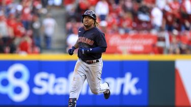 Ramírez dispara grand slam; Guardianes doblegan a Rojos