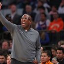 Entrenador de Kings Mike Brown ingresa a protocolos de COVID