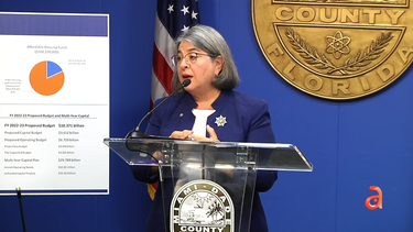 alcaldesa de miami dade anuncia presupuesto y disminucion de impuestos a la propiedad