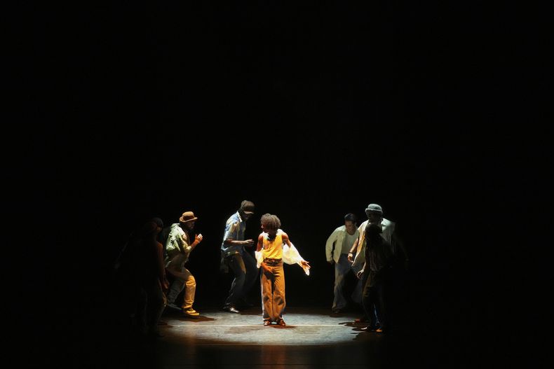 Bailarines durante su presentación en la gala de danza Despertares en el Auditorio Nacional de la Ciudad de México, el sábado 30 de agosto de 2025. (Foto AP/Eduardo Verdugo)