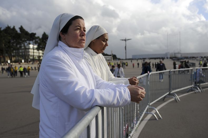 EUR-GEN_PAPA-FATIMA-0.jpg