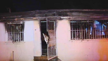 incendio deja una vivienda destrozada y una persona detenida