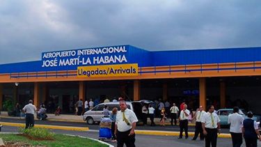 detenidos opositores en aeropuerto de la habana