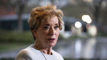 La secretaria de Educación estadounidense Linda McMahon en la Casa Blanca en Washington, el 20 de marzo del 2025. (AP foto/Ben Curtis)