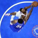 Embiid vuelve con doble doble; 76ers vencen a Suns