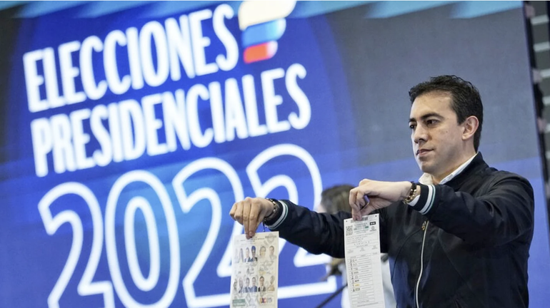 Los colombianos conocerán los resultados antes de las 7 de la noche, aseguró el registrador Alexánder Vega