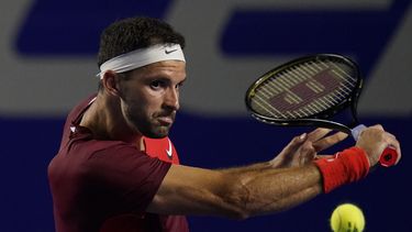 Kozlov gana a Dimitrov, espera a Nadal en Abierto Mexicano