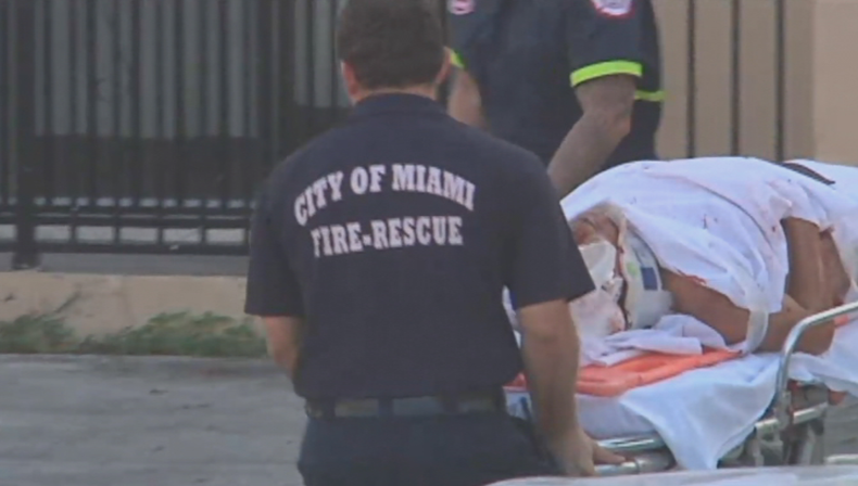 mujer a martillazos.png