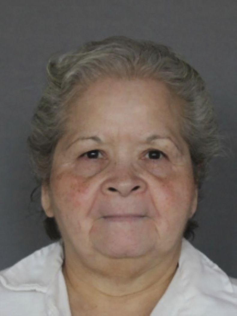 En esta fotografía sin fecha proporcionada por el Departamento de Justicia Penal de Texas se encuentra la reclusa Yolanda Saldívar, quien está cumpliendo cadena perpetua en la prisión de la Unidad Patrick L. ODaniel en Gatesville, Texas, después de ser declarada culpable del asesinato de la estrella de la música tejana Selena Quintanilla-Pérez.(Texas Department of Criminal Justice via AP)