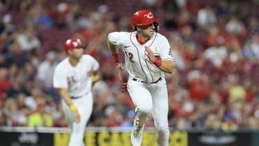 Rojos ganan 3-2 a Rockies con piconazo remolcador