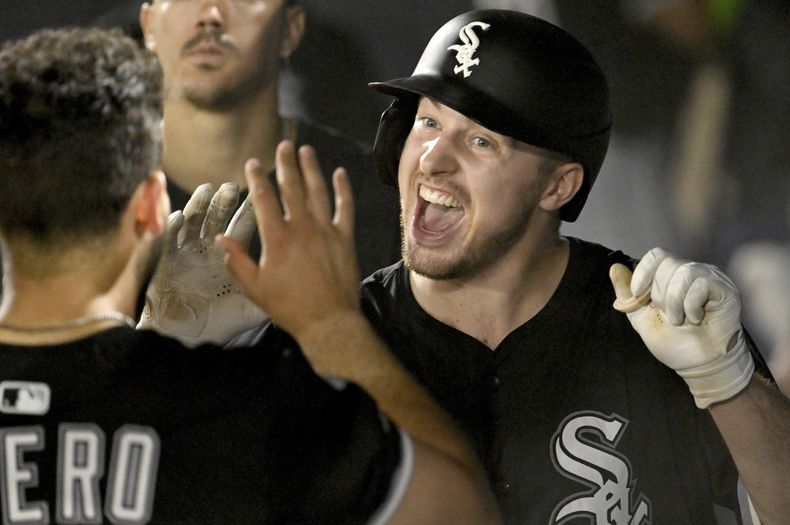 Kyle Teel de los Medias Blancas de Chciago celebra su jonrón en la sexta entrada ante los Rays de Tampa Bay el miércoles 23 de julio del 2025. (AP Foto/Jason Behnken)