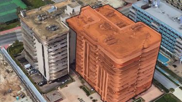 mujer que se salvo del derrumbe presenta demanda contra la asociacion de condominios champlain towers