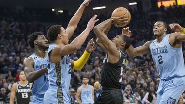 Kings superan a Grizzlies gracias a triples, gran 4to cuarto