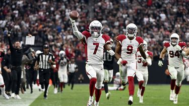 Cardinals ganan con regreso de balón suelto en tiempo extra
