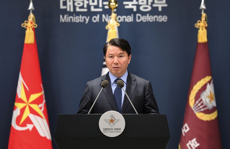 Kim Hong-Cheol, viceministro de Política de Defensa de Corea del Sur, habla durante una rueda de prensa en el Ministerio de Defensa en Seúl, Corea del Sur, el viernes 23 de octubre de 2026. (Suh Dae-yeon/Yonhap vía AP)