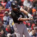 Abreu aporta doble y Medias Blancas barren en Boston