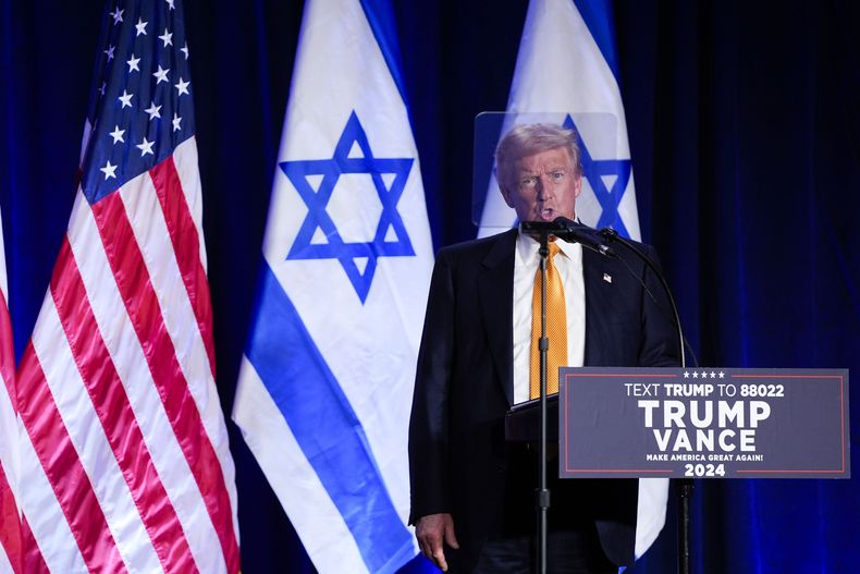 El candidato presidencial republicano, el expresidente Donald Trump, habla durante un evento titulado La lucha contra el antisemitismo en Estados Unidos, el jueves 19 de septiembre de 2024, en Washington. (Foto AP/Evan Vucci)