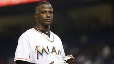 los marlins le dicen adios al ultimo cubano que les quedaba en el roster