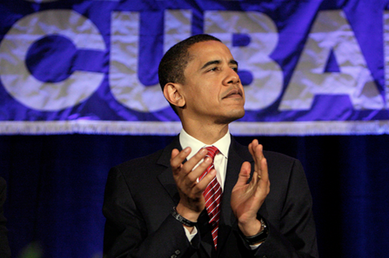 Un grupo de medio centenar de ex altos cargos de distintas tendencias políticas, empresarios e intelectuales pidieron hoy en una carta abierta al presidente, Barack Obama, que tome medidas ejecutivas para ampliar "los cambios ya en marcha" en la