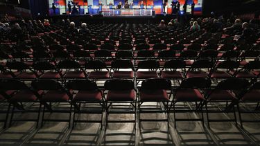 se enfrentan por primera vez en un debate televisado los aspirantes a la candidatura democrata