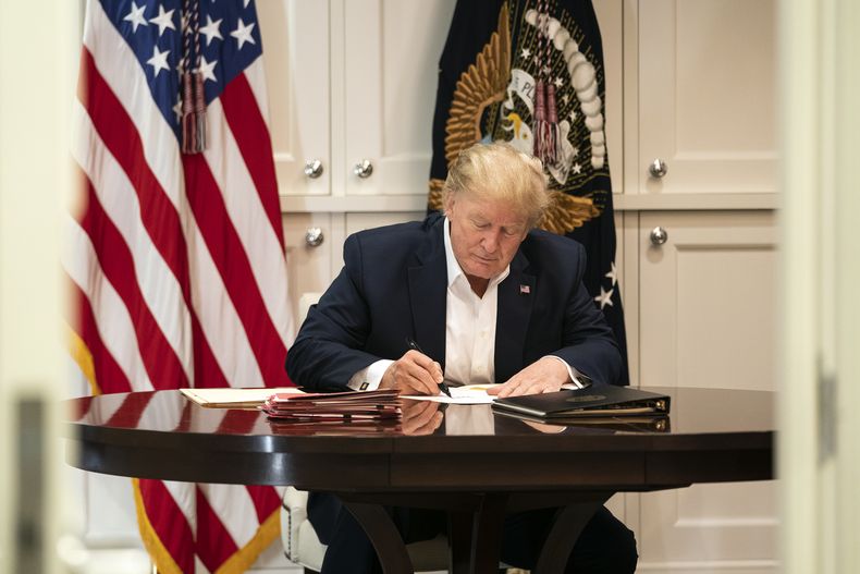 AMN-GEN_CORONAVIRUS-TRUMP-0.jpg