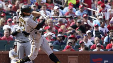 Piratas vienen de abajo con grand slam y vencen a Cardenales