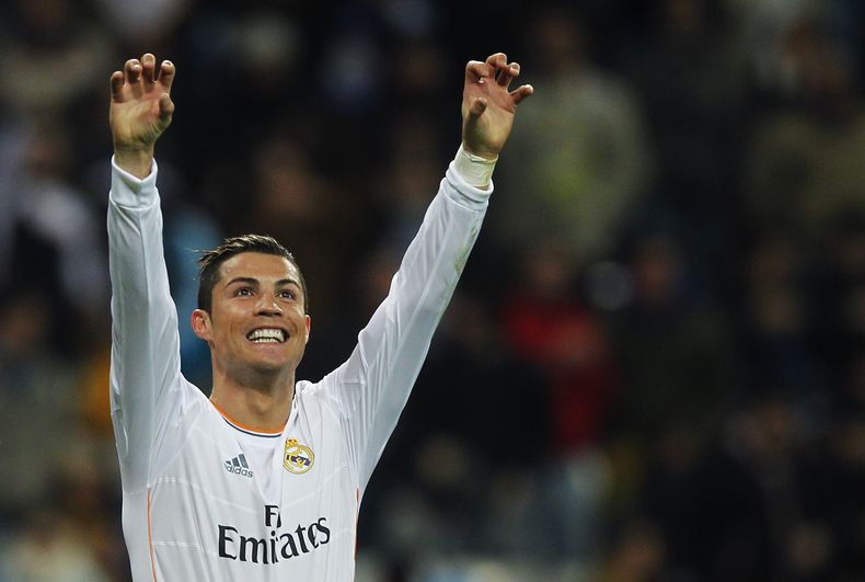 Cristiano Ronaldo festeja un gol duranten el partido entre Real Madrid y Celta el 6 de enero del 2013 en Madrid. CR le dese&oacute; "larga vida y salud" a Joseph Blatter, dando por finalizado el entredicho que tuvo con el jefe de la FIFA. (AP Ph