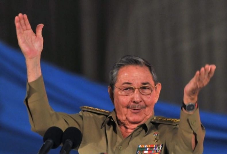 LAS REFORMAS DE RAÚL CASTRO: Preocupación en la academia oficialista por los pobres resultados de la 'actualización del modelo'. Según una investigación, los expertos coinciden en que es necesario 'destrabar las fuerzas productivas' y