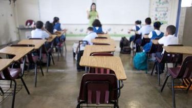 maestros, alcaldes y legisladores truenan por el cierre de escuelas