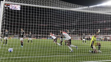 River golea a Colo Colo y está en octavos de Libertadores