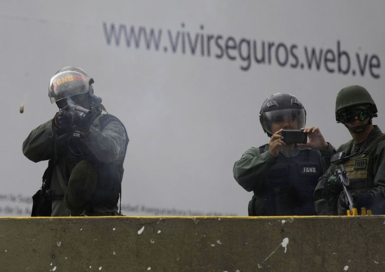 AMS-GEN_VENEZUELA-CRISIS_POLITICA-1.jpg