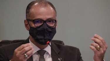 Brasil: Critican suspensión de pruebas de vacuna de COVID-19