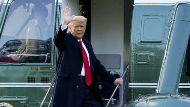 Demócratas piden a Trump testificar en su juicio