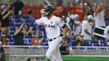 Nacionales vencen a Marlins pese a 53er jonrón de Stanton