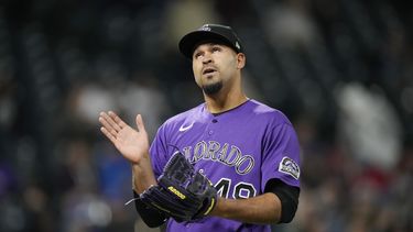McMahon empuja 3 con jonrón; Rockies apalean a Rojos