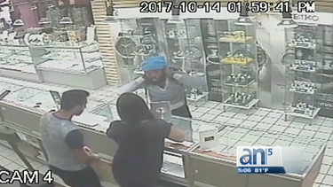 revive la fiebre del oro y roba cadena de 24 pulgadas