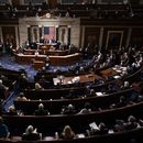 ARCHIVO - El vicepresidente Mike Pence y la presidenta de la Cámara de Representantes, la demócrata por California Nancy Pelosi, ofician mientras se convoca una sesión conjunta de la Cámara de Representantes y el Senado para contar los votos del Colegio Electoral emitidos en las elecciones presidenciales, en el Capitolio en Washington, el 6 de enero de 2021. (AP foto/J. Scott Applewhite, archivo)