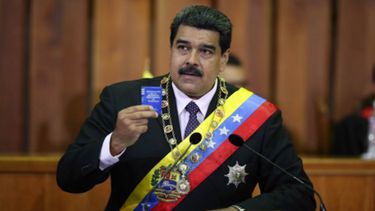 proponen prohibir negocios en isla que tengan vinculos con gobierno de maduro