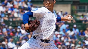 El lanzador abridor de los Cachorros de Chicago, Shota Imanaga, de Japón, lanza contra los Mellizos de Minnesota durante la primera entrada de un partido de béisbol en Chicago, el domingo 19 de julio de 2026. (Foto AP/Nam Y. Huh)