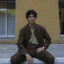 El bailarín y actor mexicano Isaac Hernández posa para un retrato para promocionar su espectáculo Despertares en la Ciudad de México, el 9 de abril de 2024. Despertares celebrará su décima edición el 23 de agosto. (Foto AP/Berenice Bautista)
