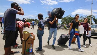 venezuela repatria a 216 ciudadanos desde chile