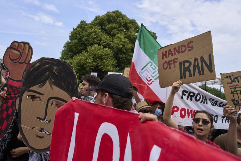 La protesta en contra de la OTAN en La Haya, Holanda, el 22 de junio del 2025. (AP foto/Peter Dejong)
