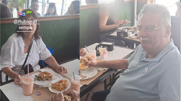 captan a jose rubiera en un restaurante cubano en espana y el video se vuelve viral en redes sociales